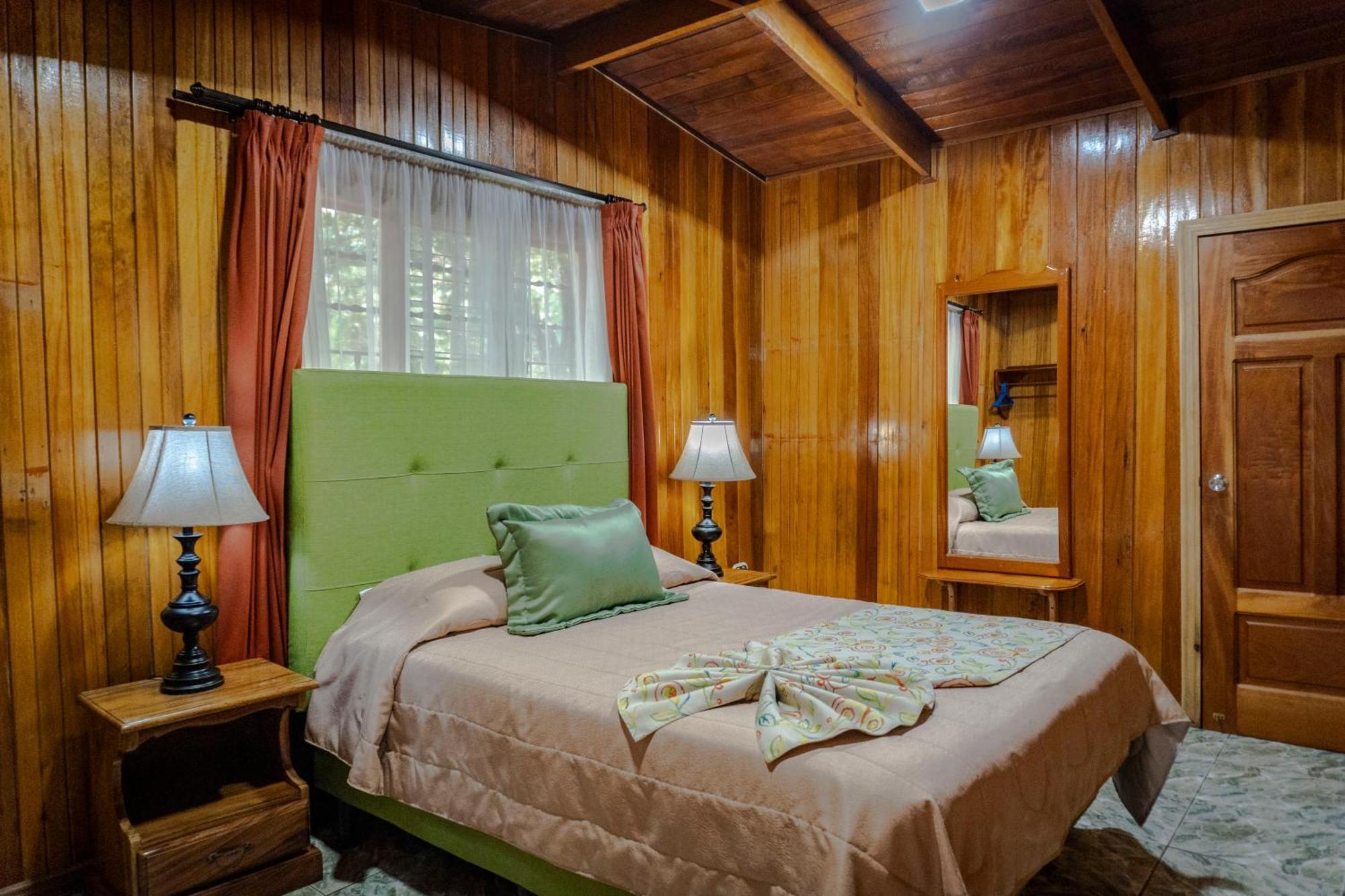 Los Pinos Cabins & Reserve Monteverde Exterior photo