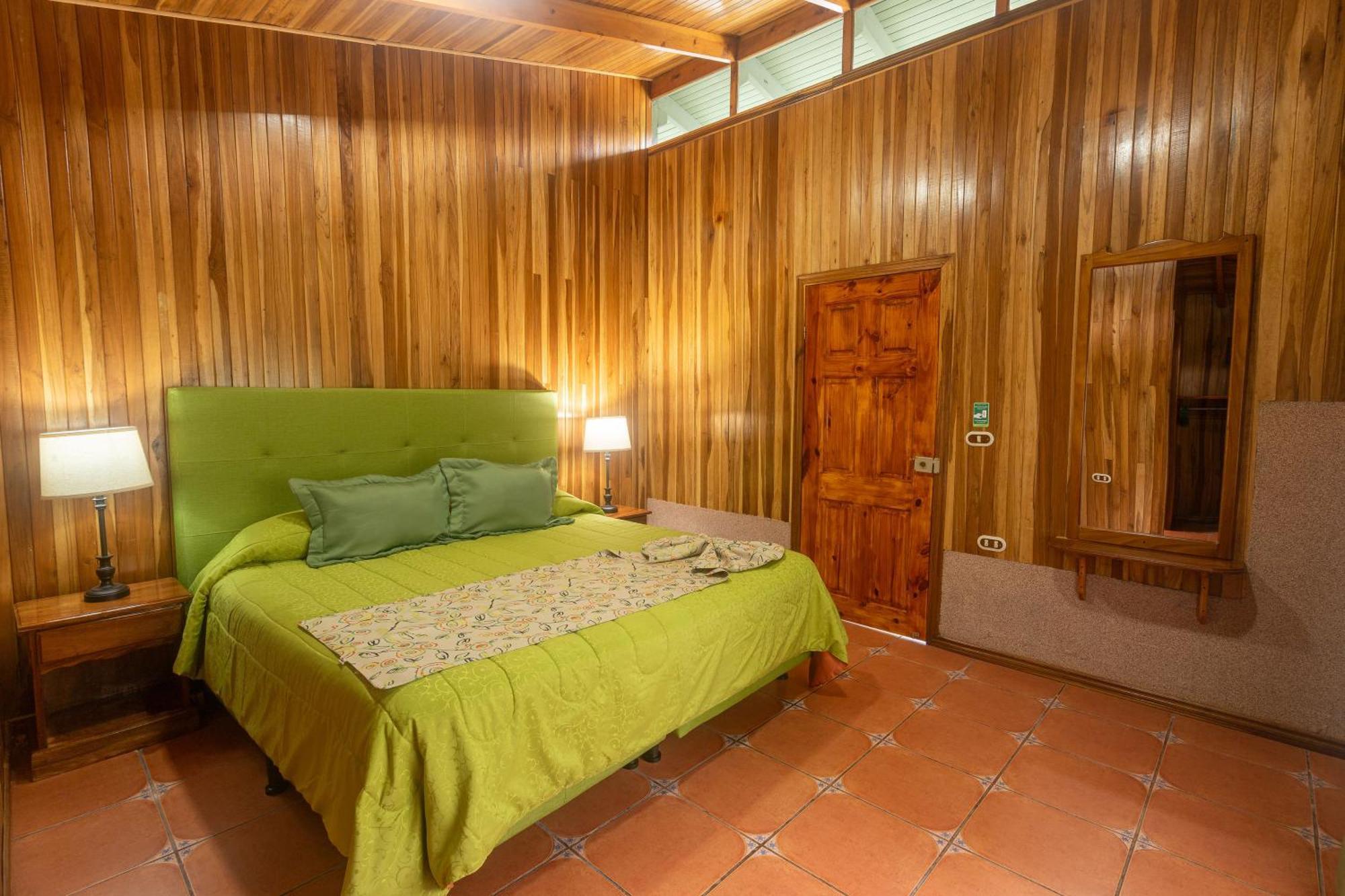 Los Pinos Cabins & Reserve Monteverde Exterior photo