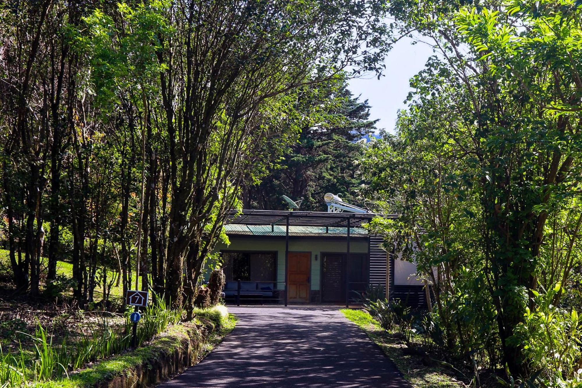 Los Pinos Cabins & Reserve Monteverde Exterior photo